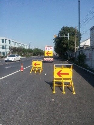 Attenuatore montato camion del cicalino della lega di alluminio 80km/H assorbire la forza di impatto