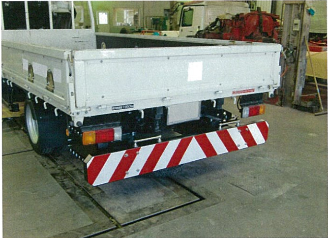 il camion riflettente del film 4.0ton ha montato la forza assorbente d'avvertimento di impatto dell'attenuatore